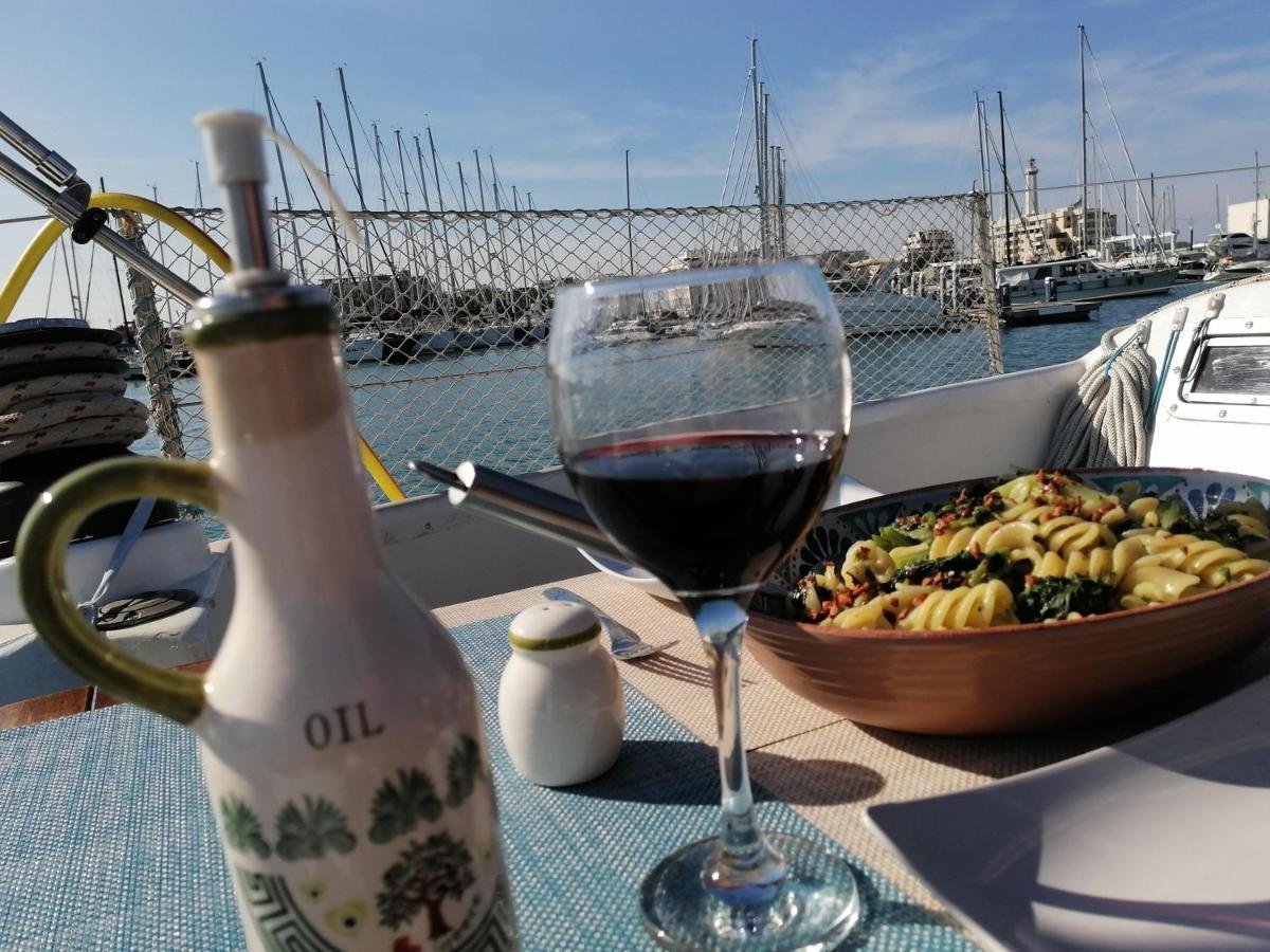 Hotel La Tua Stanza A Vela Sul Mare Bari Exterior foto