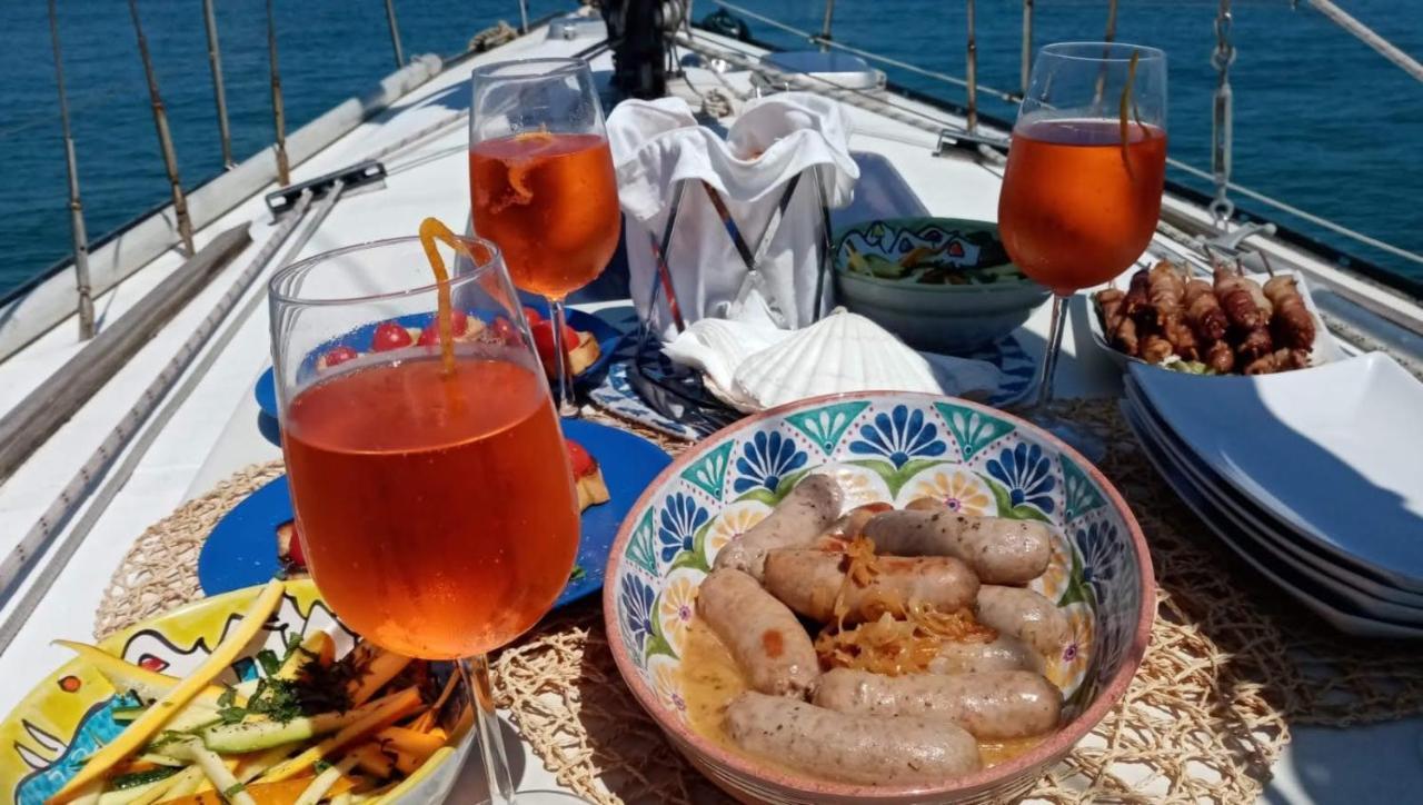 Hotel La Tua Stanza A Vela Sul Mare Bari Exterior foto