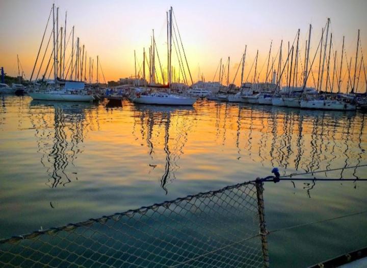 Hotel La Tua Stanza A Vela Sul Mare Bari Exterior foto
